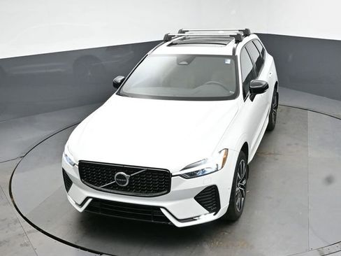 Used 2024 Volvo XC60 B5 Plus w/ Climate Package image 18