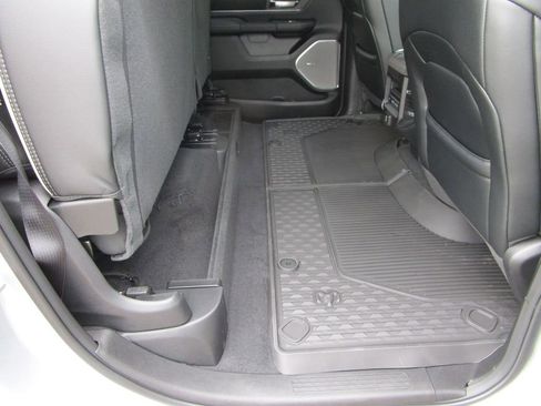 New 2026 RAM 1500 Laramie AWD/4WD image 23