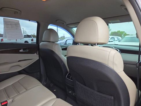Used 2018 Kia Sorento EX FWD image 12