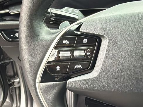 Used 2023 Kia Niro EX image 19