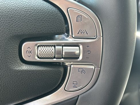 Certified 2025 Genesis GV70 2.5T w/ Select Package AWD/4WD image 19