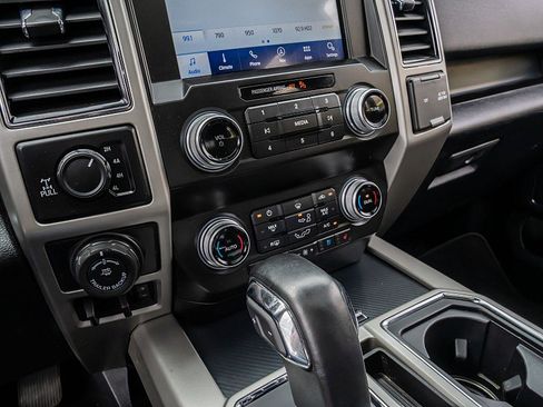 Used 2020 Ford F150 Lariat w/ Equipment Group 502A Luxury AWD/4WD image 29