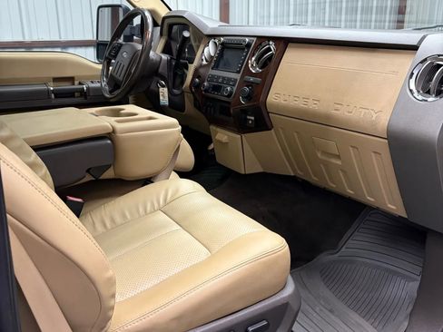 Used 2011 Ford F250 Lariat w/ Lariat Ultimate Pkg image 16