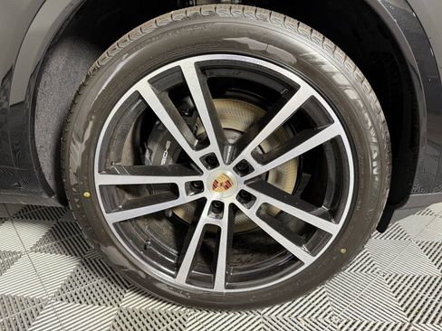 New 2025 Porsche Cayenne Coupe image 15