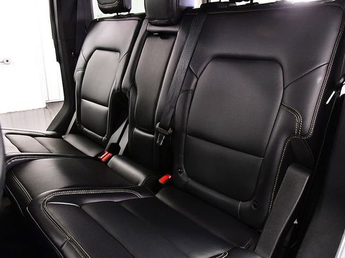 Used 2025 Ford Bronco Badlands image 30