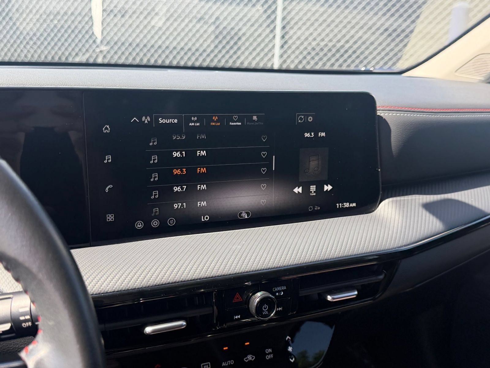Used 2026 Nissan Kicks SR AWD/4WD image 19