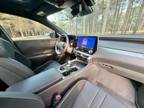 Used 2025 Lexus RX 500h F Sport image 18