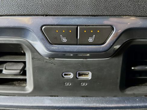 Used 2022 Chevrolet Silverado 1500 High Country w/ High Country Premium Package image 25