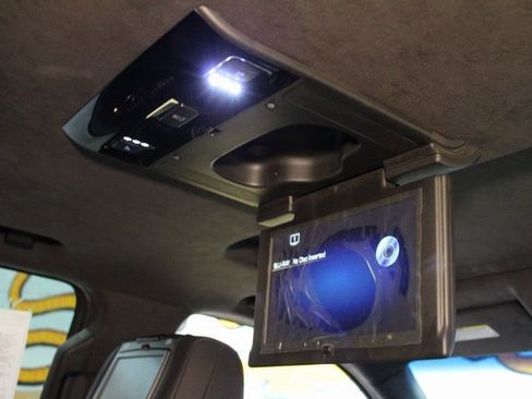 Used 2016 Cadillac Escalade Platinum image 15