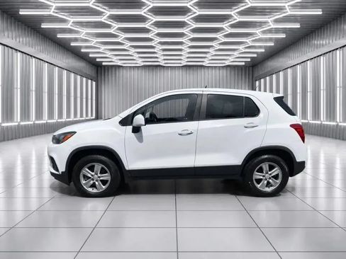 Used 2018 Chevrolet Trax LS AWD/4WD image 2