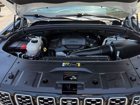 Used 2022 Jeep Grand Cherokee L Summit AWD/4WD image 8