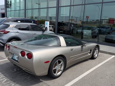 Used 2000 Chevrolet Corvette Coupe w/ Memory Pkg RWD image 5