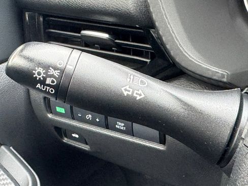 Used 2025 Nissan Sentra SV FWD image 17