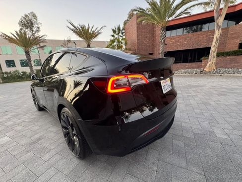 Used 2023 Tesla Model Y Performance AWD/4WD image 6