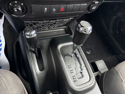 Used 2018 Jeep Wrangler Sport image 25