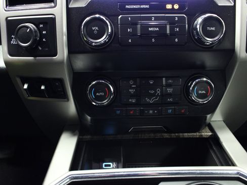 Used 2019 Ford F250 Lariat w/ Tow Technology Bundle image 26