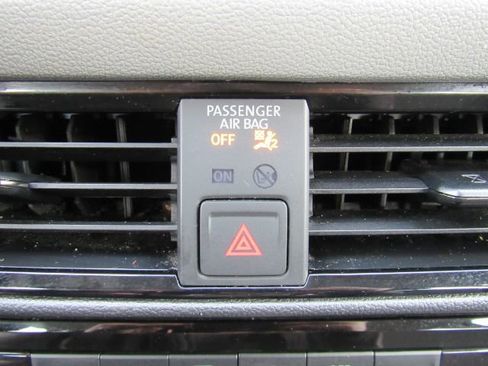 Used 2023 Volkswagen Taos S image 37