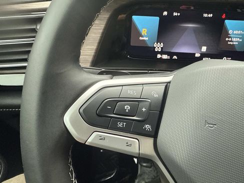 Certified 2025 Volkswagen Atlas SEL image 33