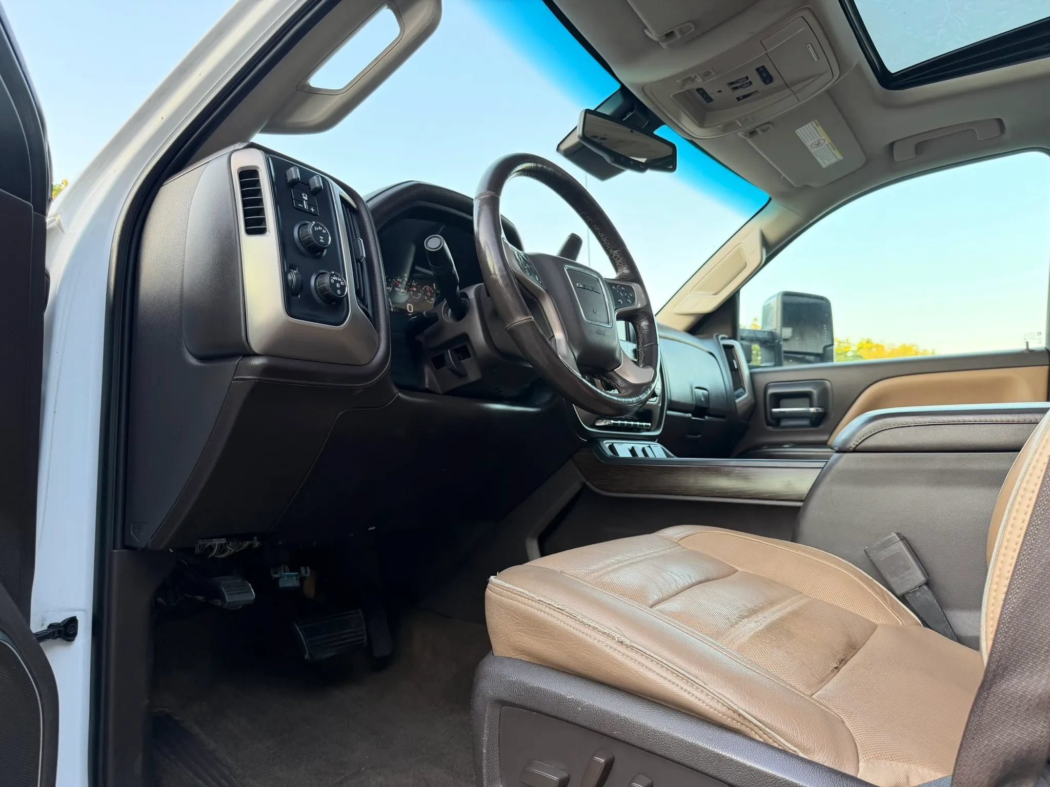 Used 2017 GMC Sierra 3500 Denali w/ Duramax Plus Package AWD/4WD image 21