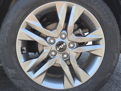 Used 2023 Kia Seltos S w/ Navigation Package FWD image 12