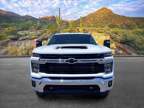 Used 2026 Chevrolet Silverado 3500 LT AWD/4WD image 5