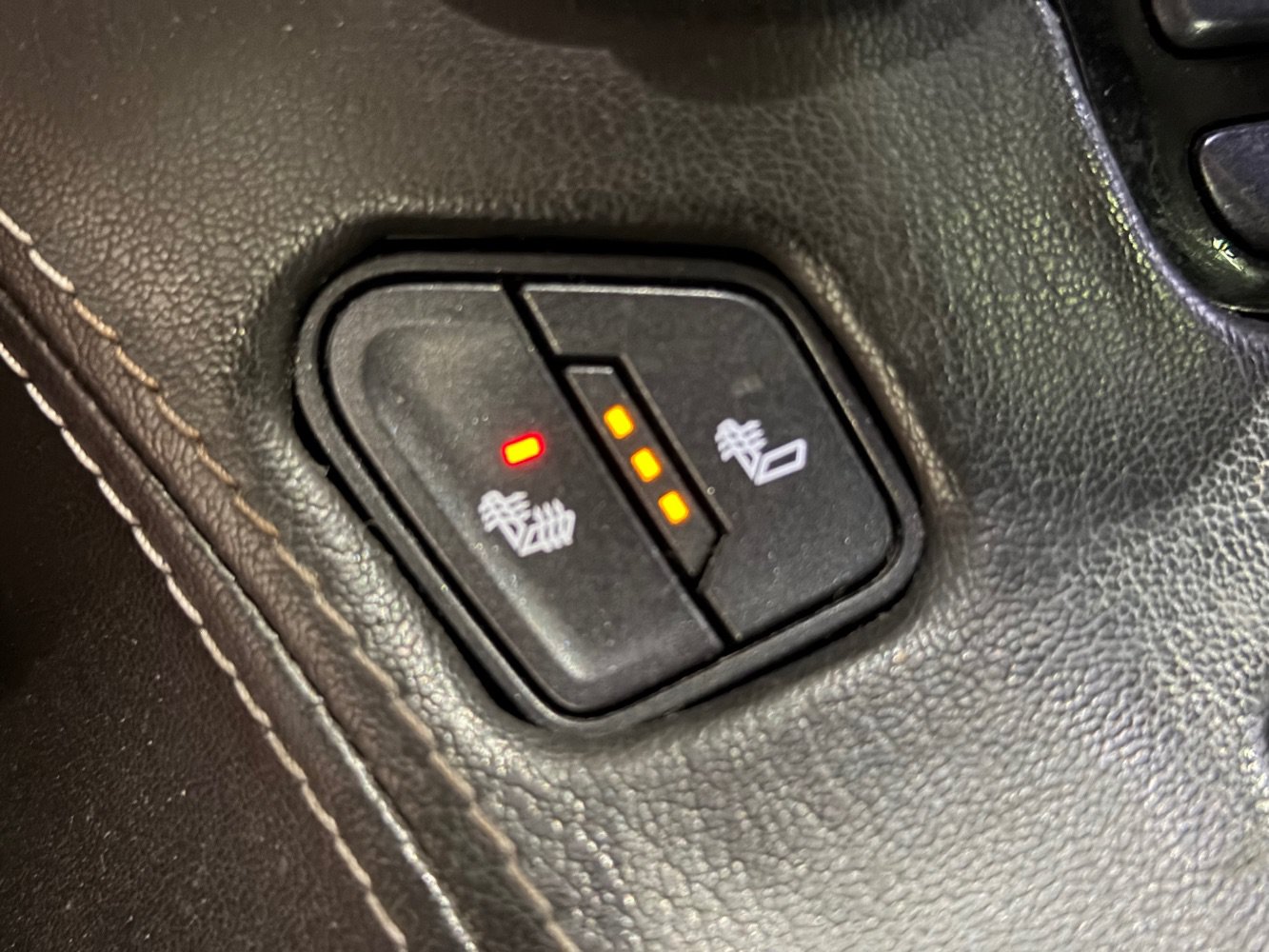 Used 2018 Chevrolet Tahoe LT w/ LT Signature Package RWD image 32