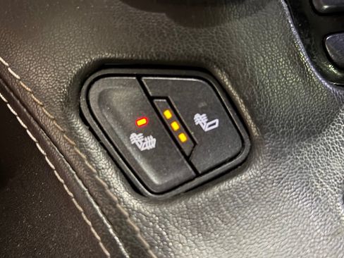 Used 2018 Chevrolet Tahoe LT w/ LT Signature Package RWD image 32