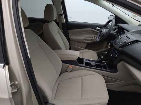 Used 2017 Ford Escape SE FWD image 21