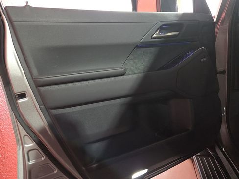 Used 2025 Lexus GX 550 image 17