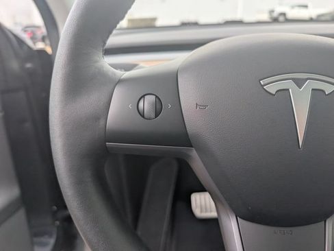 Used 2022 Tesla Model Y Performance AWD/4WD image 10