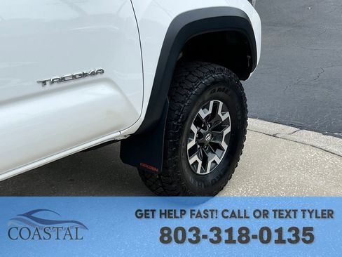 Used 2017 Toyota Tacoma TRD Off-Road w/ Premium & Technology Package image 28