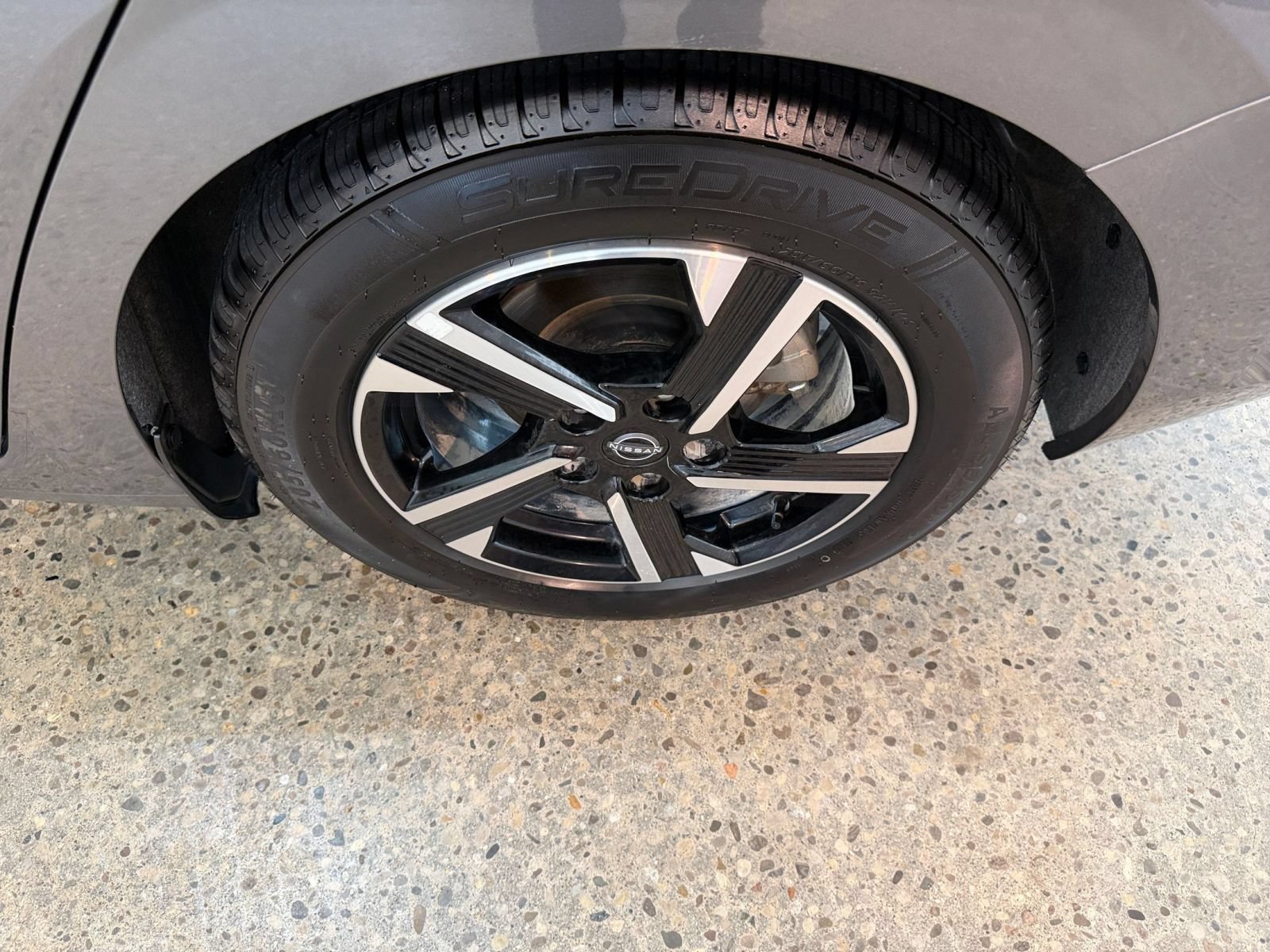 Used 2025 Nissan Sentra SV FWD image 28