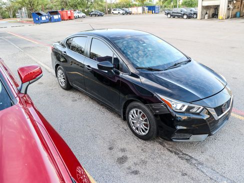 Used 2020 Nissan Versa S image 6