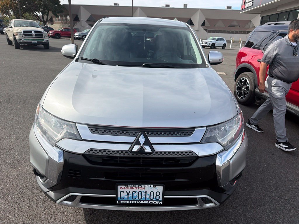 Used 2019 Mitsubishi Outlander SE AWD/4WD image 3