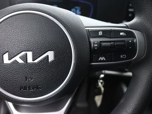 Used 2025 Kia Sportage LX AWD/4WD image 14