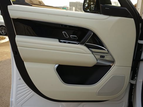 Used 2023 Land Rover Range Rover SE image 21