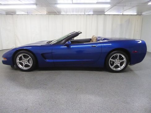 Used 2003 Chevrolet Corvette Convertible w/ Preferred Equipment Group1 RWD image 4