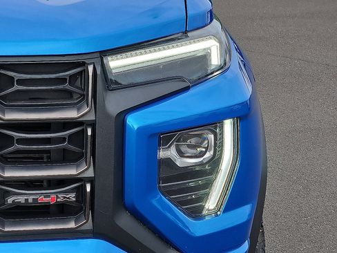 Certified 2024 GMC Canyon AT4X image 9