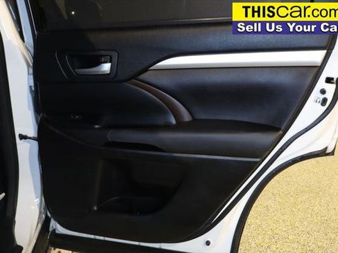 Used 2017 Toyota Highlander XLE image 33