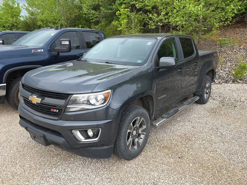 Used 2017 Chevrolet Colorado Z71 AWD/4WD image 3