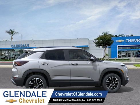 New 2026 Chevrolet TrailBlazer LT w/ LT Cold Weather Package FWD image 5