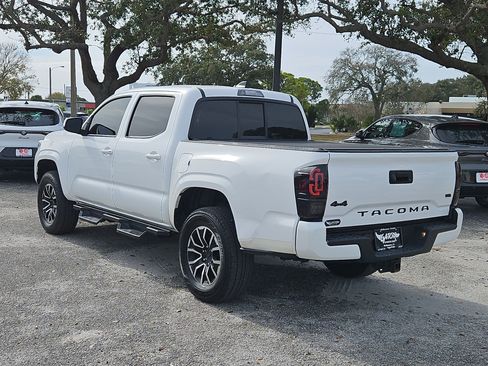 Used 2021 Toyota Tacoma TRD Sport image 3