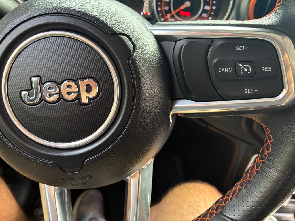 Used 2023 Jeep Gladiator Mojave AWD/4WD image 37