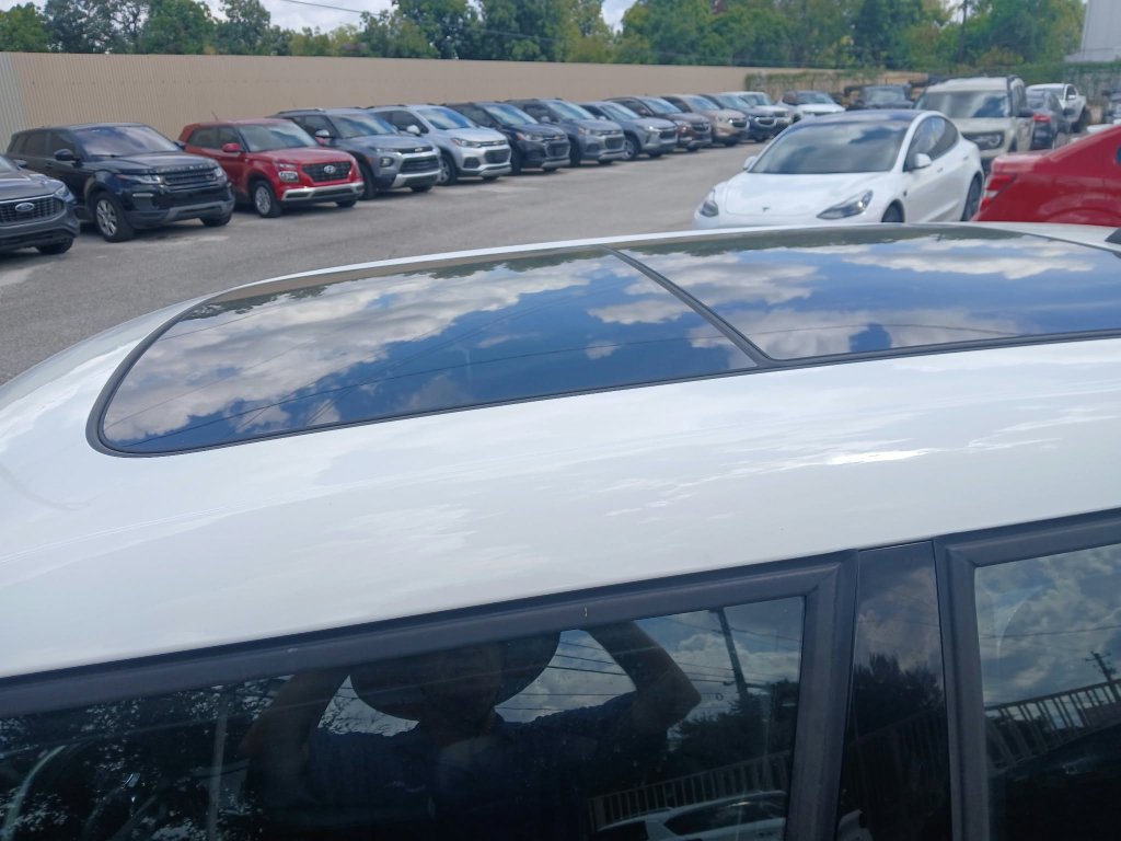 Used 2018 MINI Cooper 4-Door Hardtop FWD image 17