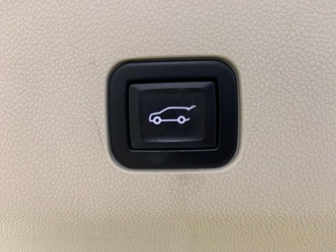 Used 2022 Cadillac Escalade Sport Platinum image 14