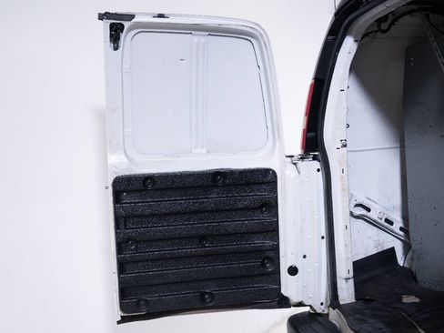 Used 2014 Chevrolet Express 3500 3500 3dr Extended Cargo Van image 48