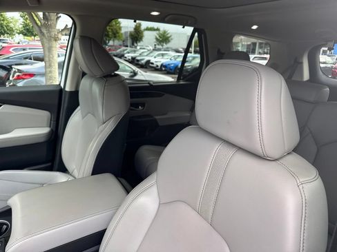 Used 2024 Honda Pilot Touring image 19