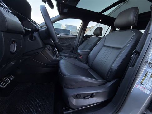 Used 2023 Volkswagen Tiguan SE R-Line image 23