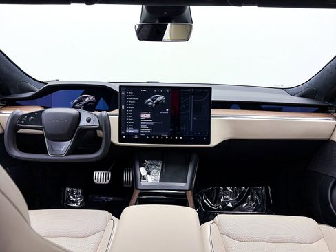 Used 2021 Tesla Model S Plaid image 25
