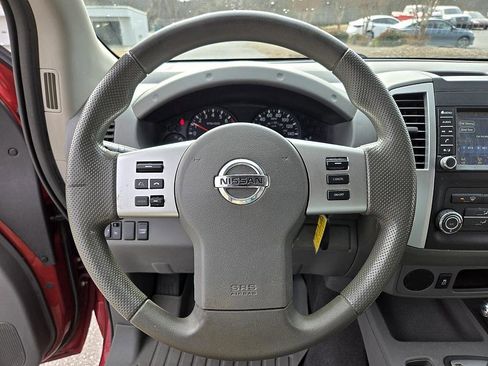 Used 2019 Nissan Frontier SV image 16